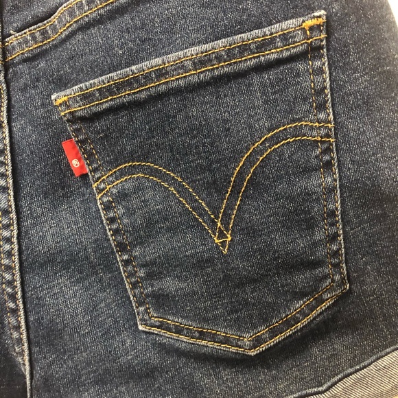 Levi’s jean shorts. Size 28. - Picture 5 of 6